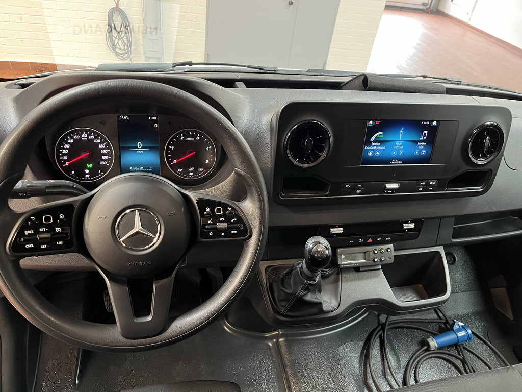 car_26665_05.b9e083a75294db1